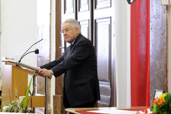 Verleihung des Großen Goldenen Ehrenzeichens des Landes Oberösterreich an Nationalratspräsidentin Mag.Babara Prammer durch Landeshauptmann Dr.Josef Pühringer