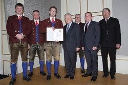 Ehrung verdienter Musikkapellen durch Landeshauptmann Dr.Josef Pühringer
Trachtenmusik Neukirchen an der Enknach