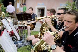 Saisonauftakt Naturschauspiel beim Hoisn Haus in Molln