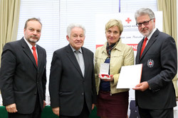 Ehrung von verdienten BlutspenderInnen des Roten Kreuzes durch Landeshauptmann Dr.Josef Pühringer