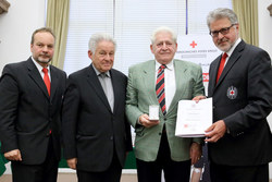 Ehrung von verdienten BlutspenderInnen des Roten Kreuzes durch Landeshauptmann Dr.Josef Pühringer