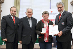 Ehrung von verdienten BlutspenderInnen des Roten Kreuzes durch Landeshauptmann Dr.Josef Pühringer