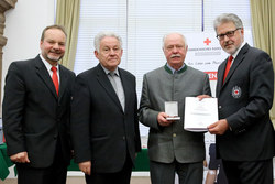 Ehrung von verdienten BlutspenderInnen des Roten Kreuzes durch Landeshauptmann Dr.Josef Pühringer