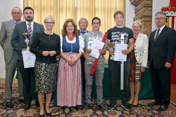 Siegerehrung der Landesbewerbe der OÖ Polytechnischen Schulen. Verleihung der Preise durch Landesrätin Mag. Doris Hummer