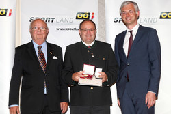 Sportehrenzeichen in Gold,Silber und Anerkennungen an verdiente Persönlichkeiten überreicht durch Landesrat Dr.Strugl