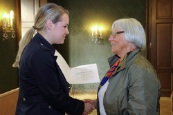 Ehrenbriefe an verdiente Persönlichkeiten anläßlich des 65jährigen Maturajubiläums durch Fr.Landtagsabgeordnete Patricia Alber