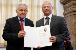 Landeshauptmann Dr. Josef Pühringer verleiht an verdiente Perönlichkeiten den Titel  KONSULENT bzw. KONSOLENTIN

MANFRED NIRNBERGER
