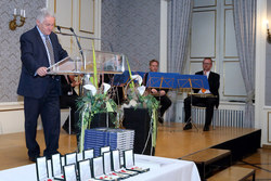 Verleihung von Landesauszeichnungen an EntwicklungshelferInnen durch Landeshauptmann Dr. Josef Pühringer