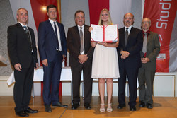 Überreichung der Diplome durch den Vizebürgermeister ,Christian Forsterleitner, der Stadt Linz