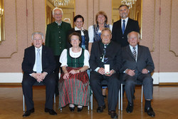 Landeshauptmann Dr.Josef Pühringer überreicht an verdiente Funktionäre des OÖ.Seniorenbundes Landesauszeichnungen