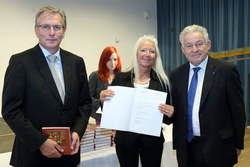 Verleihung von Berufstiteln Dekretübergabe durch Landeshauptmann Dr.Josef Pühringer und Landesschulrat Fritz Enzenhofer