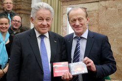 Verleihung der Prof.Kinzl Medaille und des Prof.Zeman Preises durch Landeshauptmann Dr.Josef Pühringer