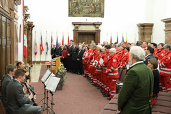 Überreichung der OÖ Rettungsdienstmedaille an verdiente Mitarbeiter des Österreichischen Roten Kreuzes Landesverband Oberösterreich durch Landeshauptmann Dr.Josef Pühringer