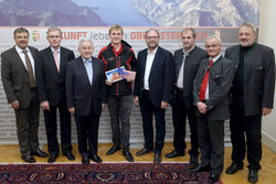 Empfang des Landes Oberösterreich für die Preisträger bei den Euro Skills 2014 in Lille mit Landeshauptmann Dr.Josef Pühringer und Landesrat Dr. Michael Strugl