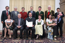 Landeshauptmann Dr. Josef Pühringer überreicht an verdiente Persönlichkeiten Konsulententitel und Kulturmedaillen des Landes Oberösterreich