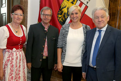 Landeshauptmann Dr.Josef Pühringer empfängt ausgezeichnete Lehrlinge