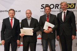 Verleihung der Sportehrenzeichen durch LR Strugl.