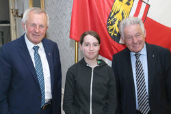 LH Dr. Josef Pühringer und LH Stv. Franz Hiesl empfangen die Ferialpraktikanten des Landes Oberösterreich