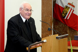 Überreichung von Ehrenzeichen des Landes Oberösterreich an verdiente Persönlichkeiten durch Landeshauptmann Dr.Josef Pühringer