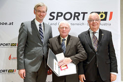 Landesrat Dr. Michael Strugl verleiht Landessportkonsulententitel