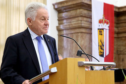 Konsulenten- und Kulturmedaillenverleihung an verdiente Persölichkeiten mit Landeshauptmann Dr.Josef Pühringer