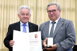 Konsulenten- und Kulturmedaillenverleihung an verdiente Persölichkeiten mit Landeshauptmann Dr.Josef Pühringer
Kulturmedaille
LUDWIG WOLFERSBERGER