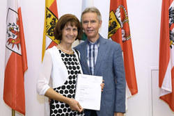 Verleihung von Berufstiteln Dekretverleihung mit Landeshauptmann Dr. Josef Pühringer