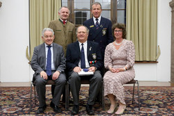 Überreichung der OÖ.Rettungs-Dienstmedaille an Mitarbeiter der Östterr.Wasserrettung,Landesverband OÖ. durch Landeshauptmann Dr.Josef Pühringer