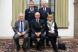 Überreichung der OÖ.Rettungs-Dienstmedaille an Mitarbeiter der Östterr.Wasserrettung,Landesverband OÖ. durch Landeshauptmann Dr.Josef Pühringer