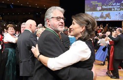 Ball der Oberösterreicher in Wien
OÖRK. Präsident Dr. Walter Aichinger mit Gattin Eva