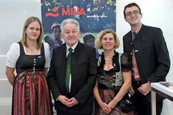 Ball der Oberösterreicher in Wien
Christine Parzer, Lh. Dr. Josef Pühringer, Andrea Eder, Johannes Winkler (MIVA)