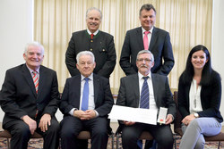 Überreichung von Ehrenzeichen des Landes Oberösterreich an verdiente Persönlichkeiten durch Landeshauptmann Dr.Josef Pühringer
