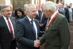 Verleihung des Großen Goldenen Ehrenzeichen des Landes Oberösterreich an LH-Stv. a. D. Franz Hiesl durch Landeshauptmann Dr.Josef Pühringer