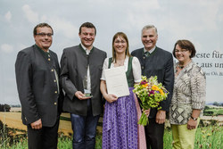 LR Max Hiegelsberger verleiht die Agrarpreise 2016 des Landes OÖ