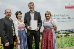 LR Max Hiegelsberger verleiht die Agrarpreise 2016 des Landes OÖ