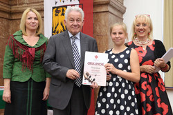 Urkundenüberreichung an StreicherschülerInnen durch Landeshauptmann Dr. Josef Pühringer