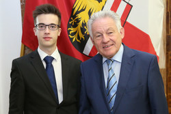 Landeshauptmann Dr. Josef Pühringer empfängt Ausgezeichnete Maturanten