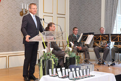 Landeshauptmann Stellvertreter Mag. Thomas Stelzer verleiht an verdiente Persönlichkeiten Auszeichnungen des Landes Oberösterreich.