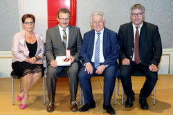 Verleihung von Berustiteln und Bundesauszeichnungen an verdiente Persönlichkeiten durch Landeshauptmann Dr.Josef Pühringer