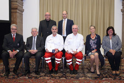 Überreichung der OÖ Rettungs-Dienstmedaille an Mitarbeiter des Österreichischen Roten Kreuzes Landesverband OÖ durch Landeshauptmann Dr.Josef Pühringer