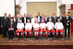 Überreichung der OÖ Rettungs-Dienstmedaille an Mitarbeiter des Österreichischen Roten Kreuzes Landesverband OÖ durch Landeshauptmann Dr.Josef Pühringer