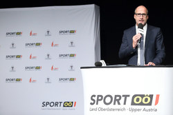 Landesrat Mag. Dr. Michael Strugl verleiht den Titel  KONSULENT für das Sportwesen an verdiente Persönlichkeiten