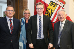 Landeshauptmann Dr. Josef Pühringer empfängt Ausgezeichnete Lehrlinge im Landhaus