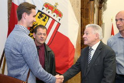 Landeshauptmann Dr. Josef Pühringer empfängt Ausgezeichnete Lehrlinge im Landhaus