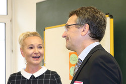 Jahrestreff ÖKOLOG Schulen vor den Vorhang in der Fachschule für Wirtschaftliche Berufe der Schwestern Oblatinnen in Linz