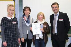 Jahrestreff ÖKOLOG Schulen vor den Vorhang in der Fachschule für Wirtschaftliche Berufe der Schwestern Oblatinnen in Linz