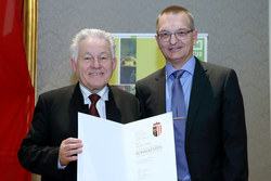 Verleihung von Kulturauszeichnungen durch Landeshauptmann Dr.Josef Pühringer an verdiente Persönlichkeiten
KONSULENT
ERICH LANG