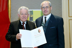 Verleihung von Kulturauszeichnungen durch Landeshauptmann Dr.Josef Pühringer an verdiente Persönlichkeiten
KONSULENT
MAG. DR. MARTIN SCHWARZ