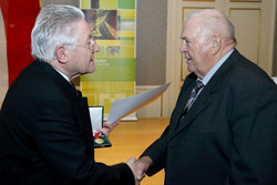 Verleihung von Kulturauszeichnungen durch Landeshauptmann Dr.Josef Pühringer an verdiente Persönlichkeiten
KULTURMEDAILLE DES LANDES 
JOHANN BELL