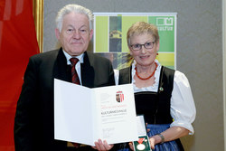 Verleihung von Kulturauszeichnungen durch Landeshauptmann Dr.Josef Pühringer an verdiente Persönlichkeiten
KULTURMEDAILLE DES LANDES 
CHRISTINE HARTWAGNER